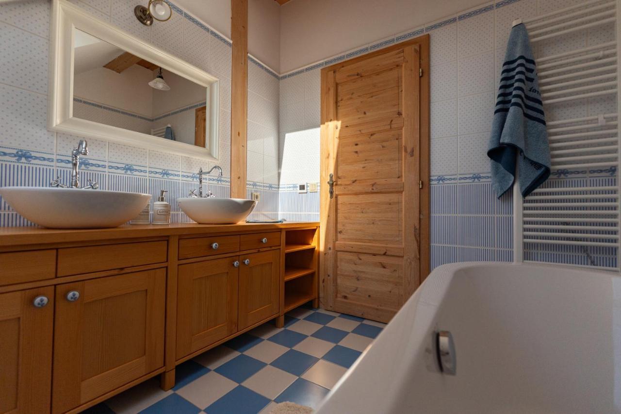 Moderni Sumavska Roubenka S Vyhledem Na Boubin Villa Vimperk Exterior photo