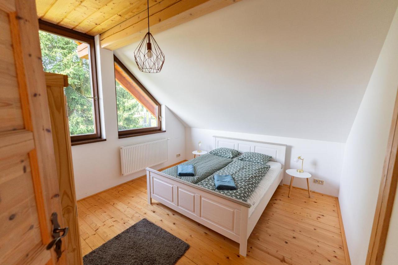 Moderni Sumavska Roubenka S Vyhledem Na Boubin Villa Vimperk Exterior photo